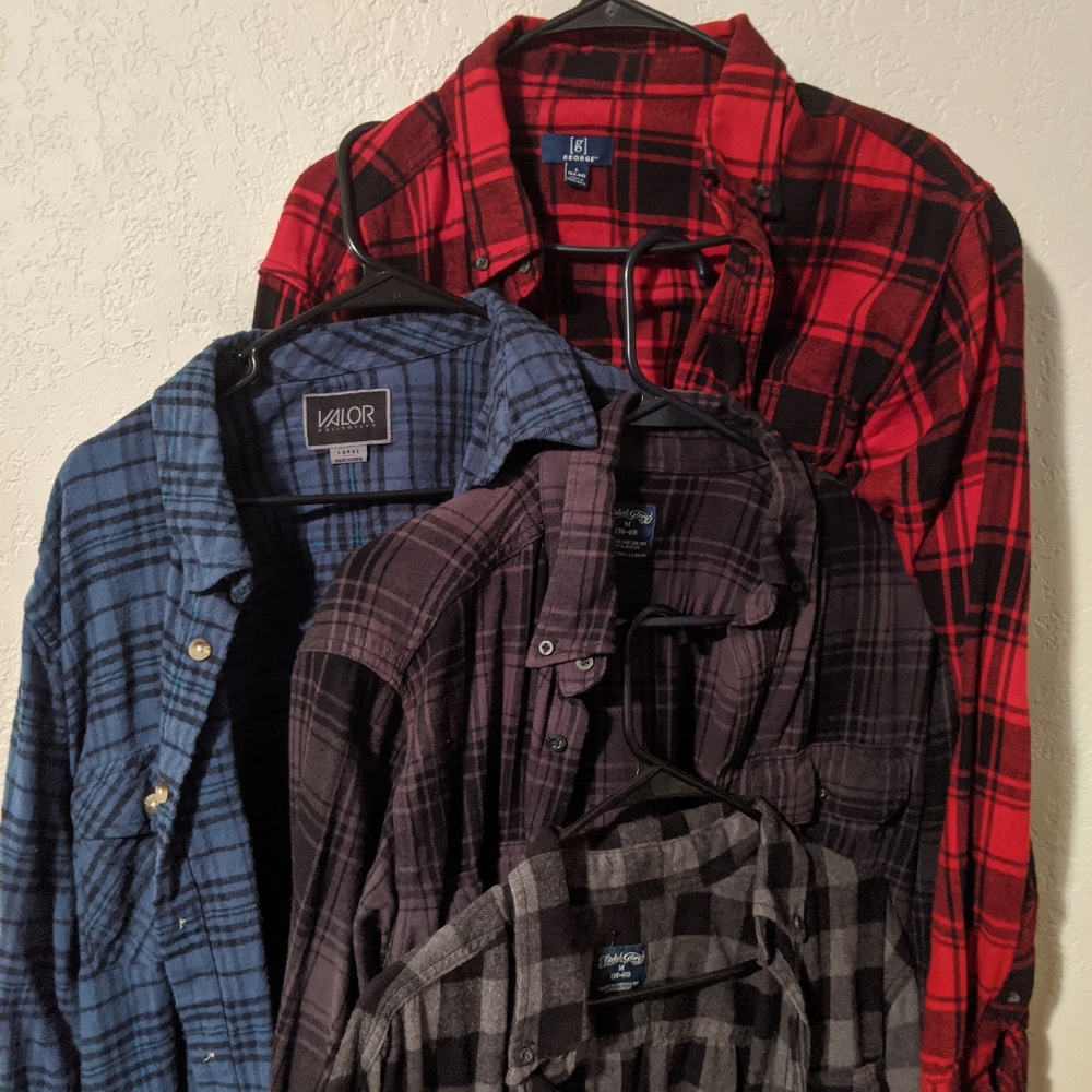 Lot of seven flannel men's shirts